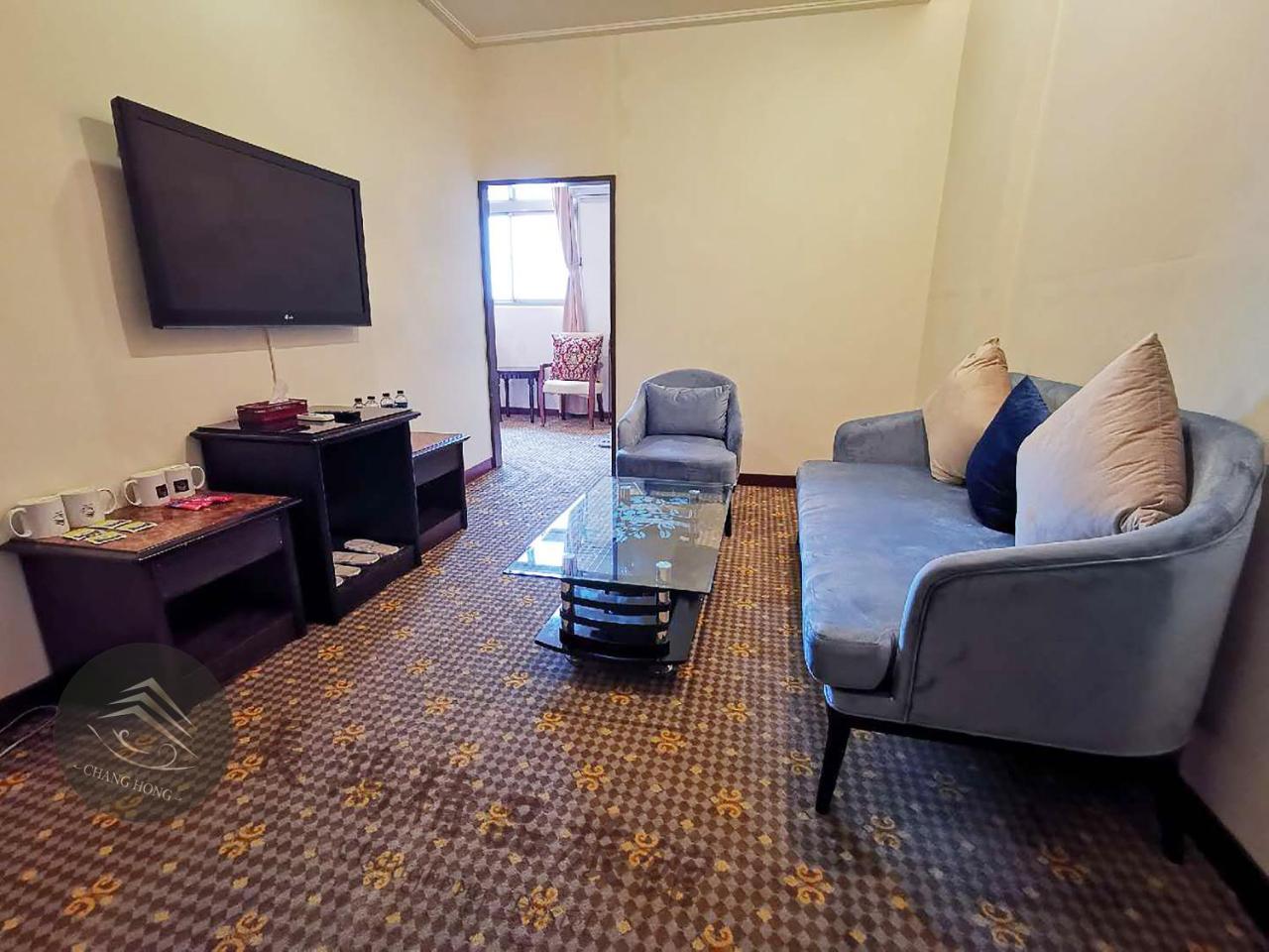 Chang Hong Hotel Jinning Exterior photo